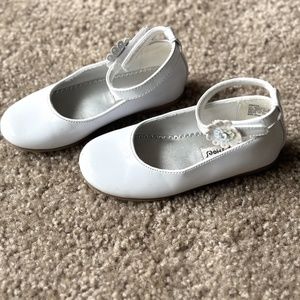 9M | Girls White Dress Shoes